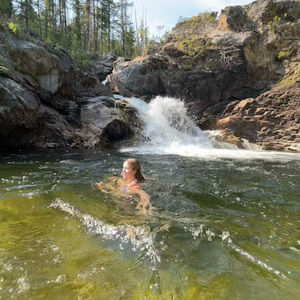 Meet your Posher, Claire